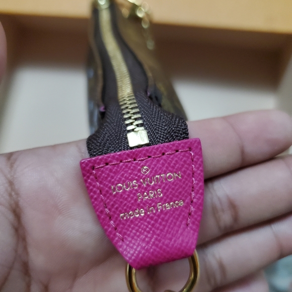 🎁SOLD🎁 Mini Pochette bear skis - Picture 8 of 11